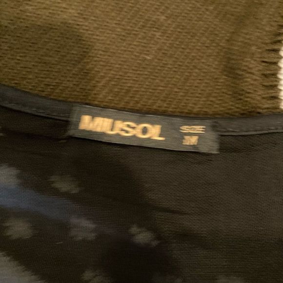 Miusol Gown - Picture 6 of 9